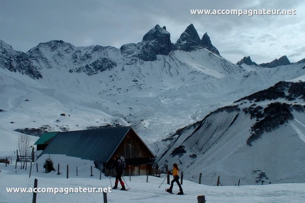 Randonnée raquette au pied des Aiguilles d'Arves Les aiguilles d'Arves