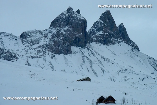Randonnée raquette au pied des Aiguilles d'Arves Au pied des aiguilles d'Arves