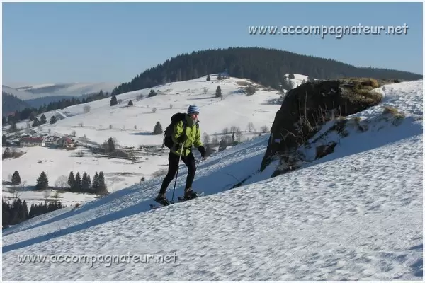 Raquette autour du col du Brabant à la Bresse Montée vers la Roche de Minuit